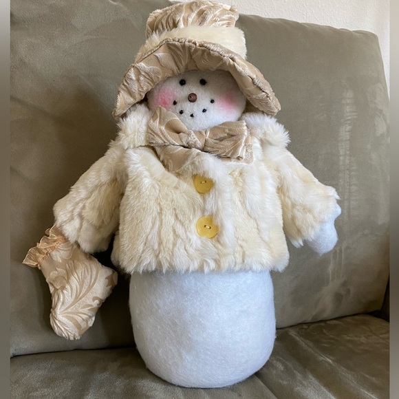 PERFECT CONDITION the elegant Snow couple, dressed for the holidays! ☃️ - Picture 7 of 10